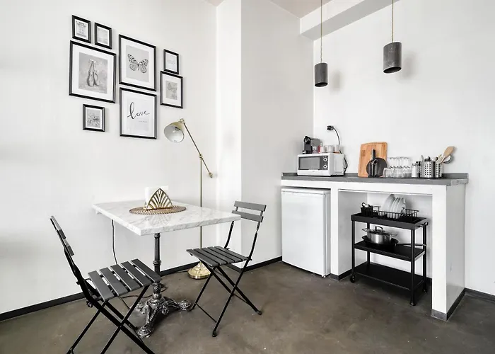 Minimal Chic Near شقة *