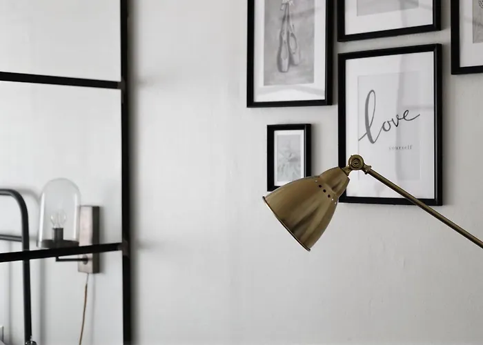 Minimal Chic Near ميلان